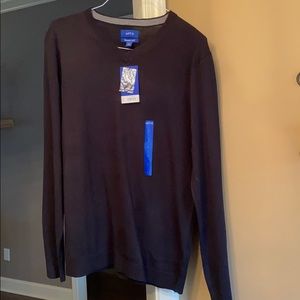 Men’s black v neck sweater
